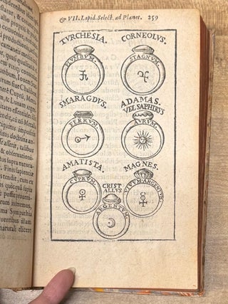 Speculum Lapidum Camilli Leonardi. Cui accessit Sympathia Septem Metallorum, ac septem selectorum Lapidum ad planetas. D. Petri Arlensis de Scudalupis presbyteri.; BOUND WITH: Magia astrologica. Hoc est. Clavis Sympathiae septem Metallorum & septem Selectorum lapidum ad Planetas. Opus tàm Astrologiis, quam Chymicis perutile & iocundum.